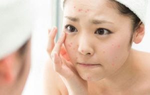 dùng 2 loại sữa rửa mặt